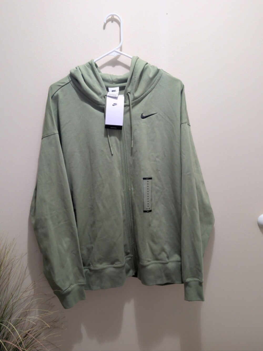Nike Women's Green Full Zip Athletic Hoodie Loose Fit Size 1X NWT